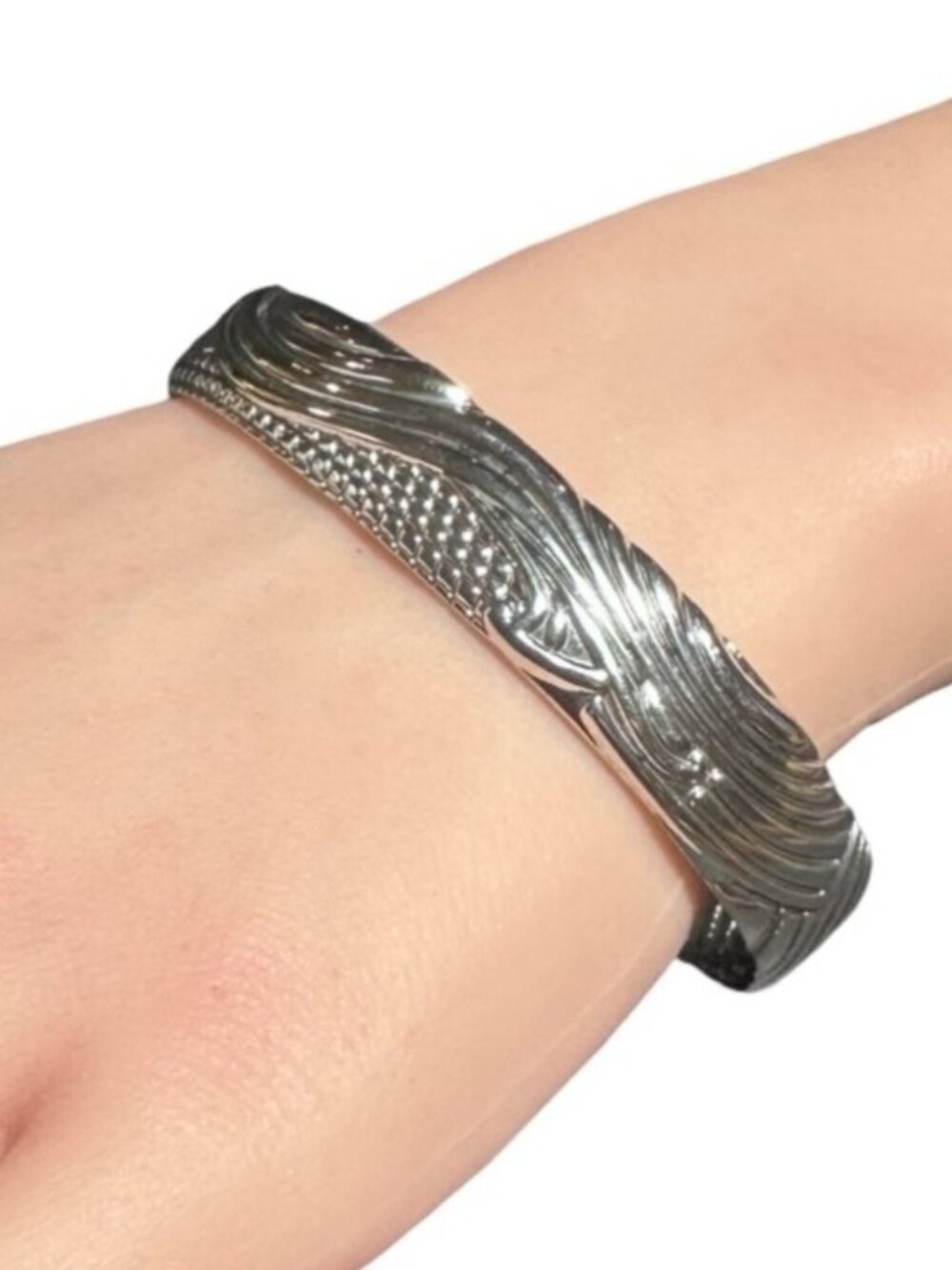 Embossed Geometric Waves Cuff Bracelet Silver Tone Womens Casual Jewelry NWOT